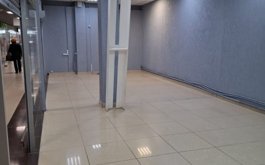Аренда торгового помещения 54,2 кв.м. -ТЦ «Маяк» — ул. Парижской Коммуны, 2-1 — г. Слуцк
