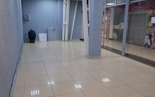 Аренда торгового помещения 54,2 кв.м. -ТЦ «Маяк» — ул. Парижской Коммуны, 2-1 — г. Слуцк