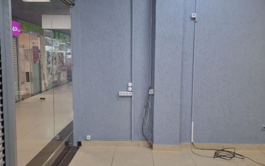 Аренда торгового помещения 54,2 кв.м. -ТЦ «Маяк» — ул. Парижской Коммуны, 2-1 — г. Слуцк